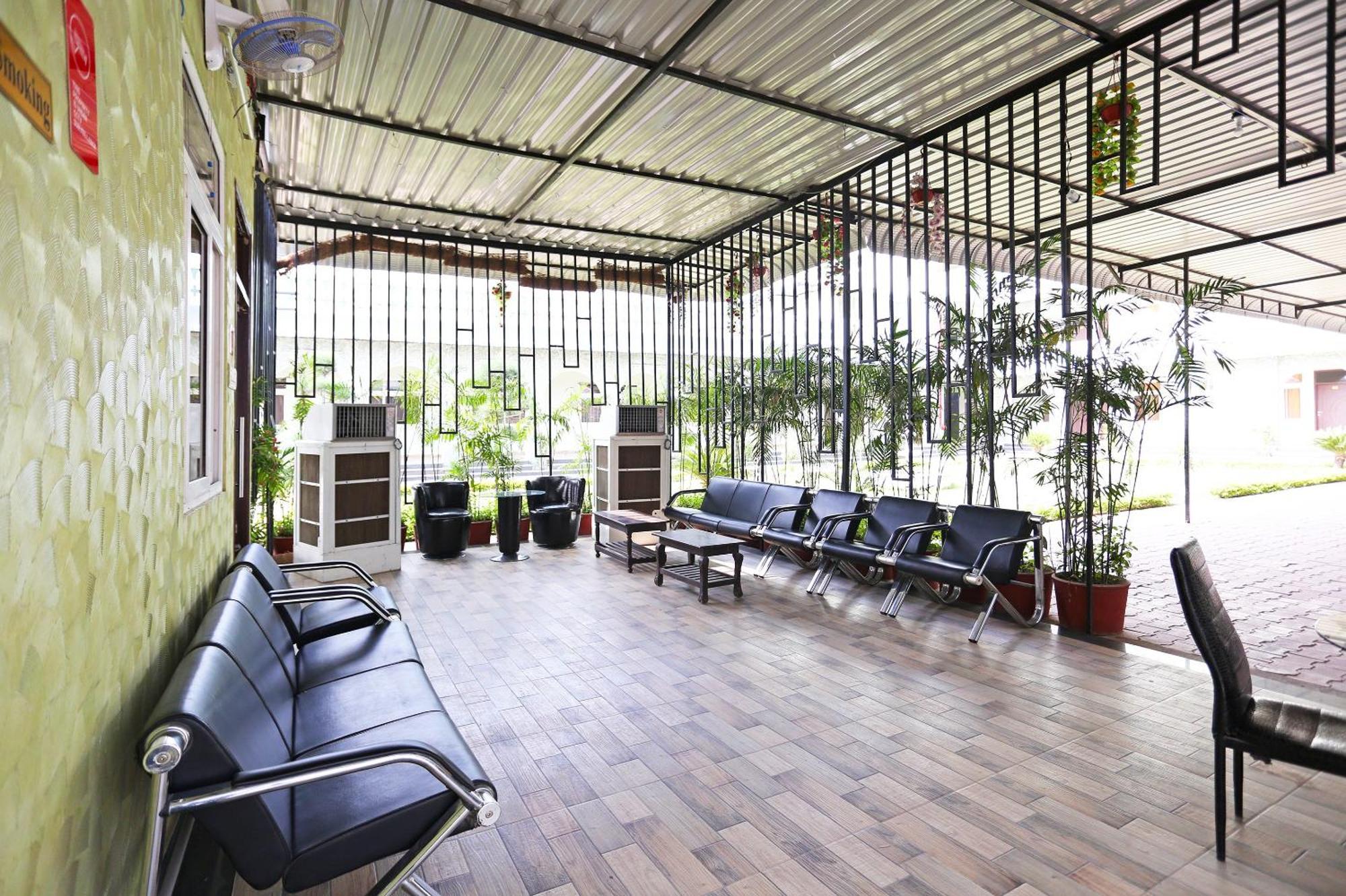 Hotel O Radhika Resort Kota  Buitenkant foto