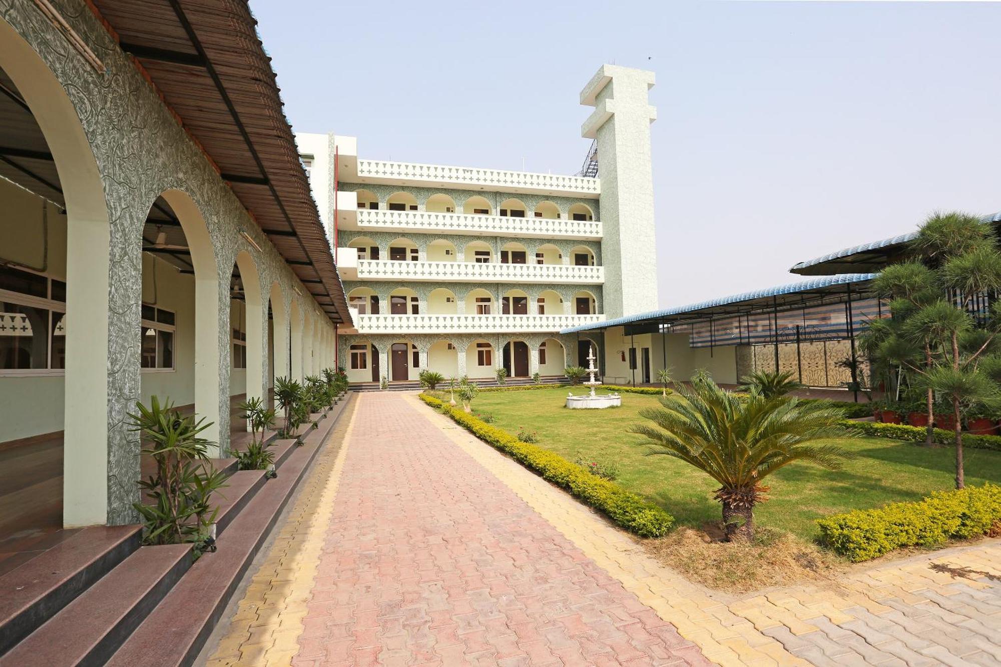 Hotel O Radhika Resort Kota  Buitenkant foto