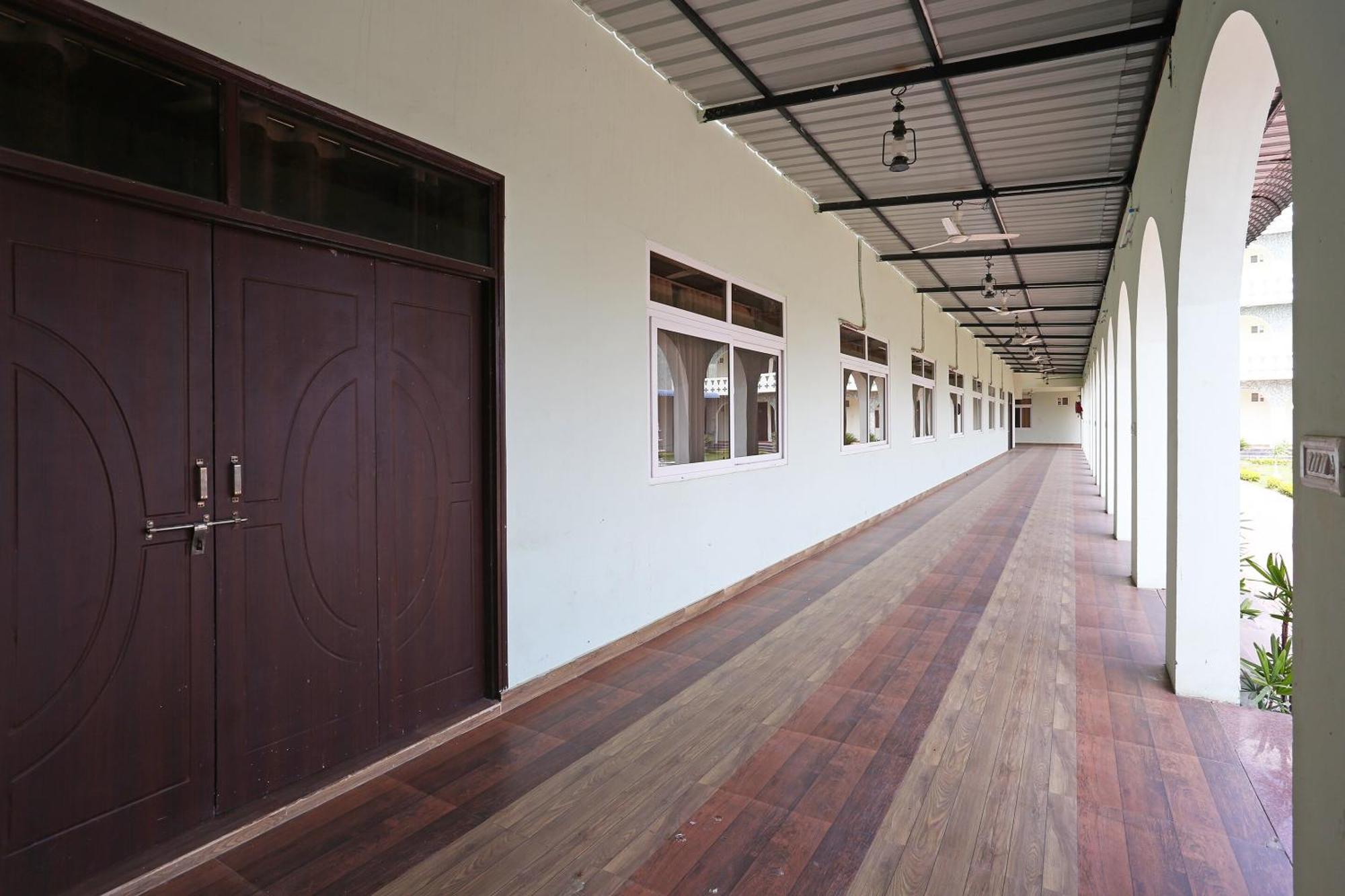 Hotel O Radhika Resort Kota  Buitenkant foto